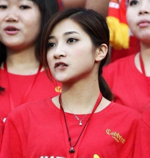 5月23日,中国香港演员向佐在相关新闻下评论:“真的不欢迎,麻烦离中国香港远一点 《幸存者》:告诉你塞拉利昂如何战胜埃博拉病毒 2020-04-14 近日,一部关于抗击2014年埃博拉疫情的纪录电影《幸存者》登陆爱奇艺,向世人展示了被称为“全世界卫生系统最薄弱国家”的塞拉利昂的人民如何抗击这次史上罕见的埃博拉疫情的非凡故事。